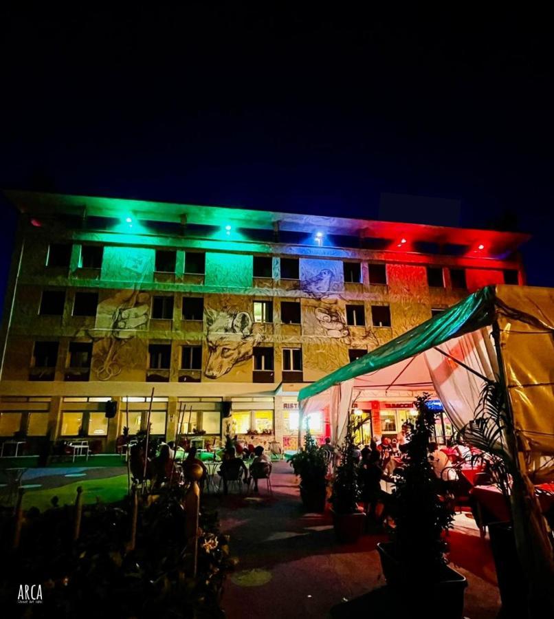 Lh Hotel Arca Street Art Spoleto Exteriér fotografie